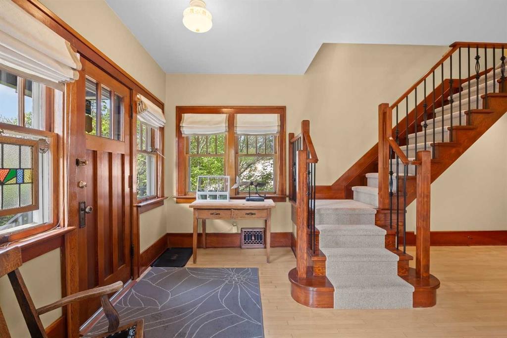 236 10 Avenue NE, Calgary, AB, T2E 0W9 photo 3