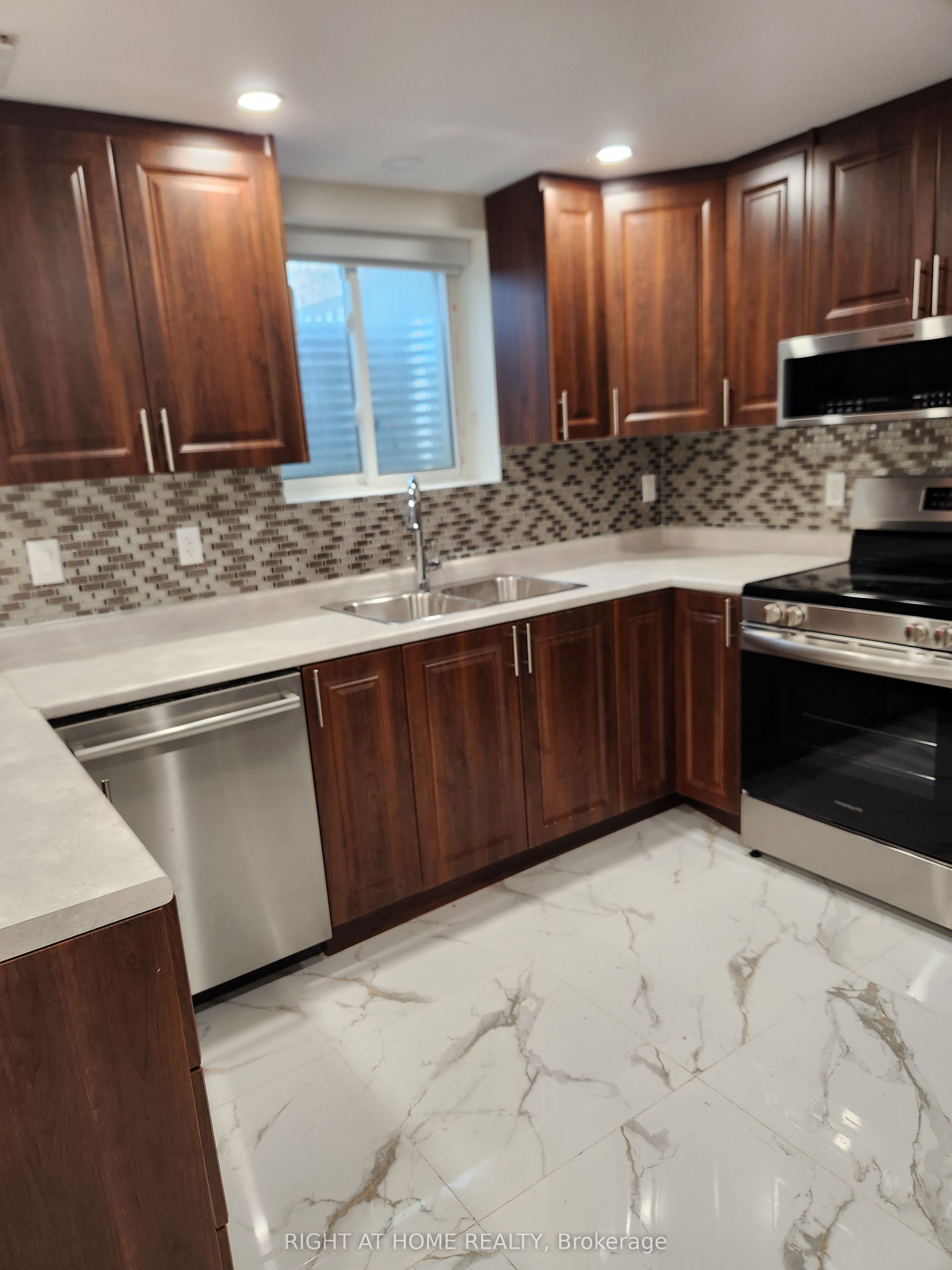 Additional image 3 of Basement-62 Pineway Place, Brampton, ON, L6S 5S4