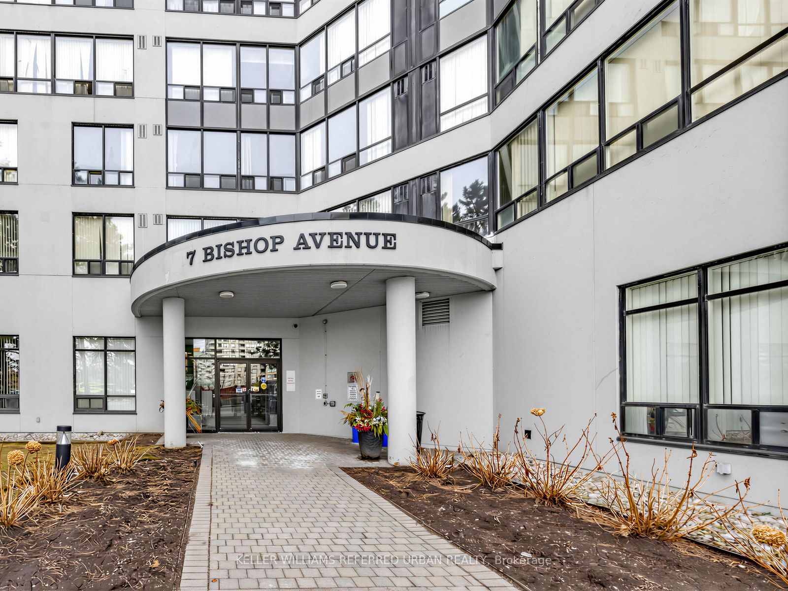217-7 Bishop Avenue, Toronto, ON, M2M 4J4 photo 2