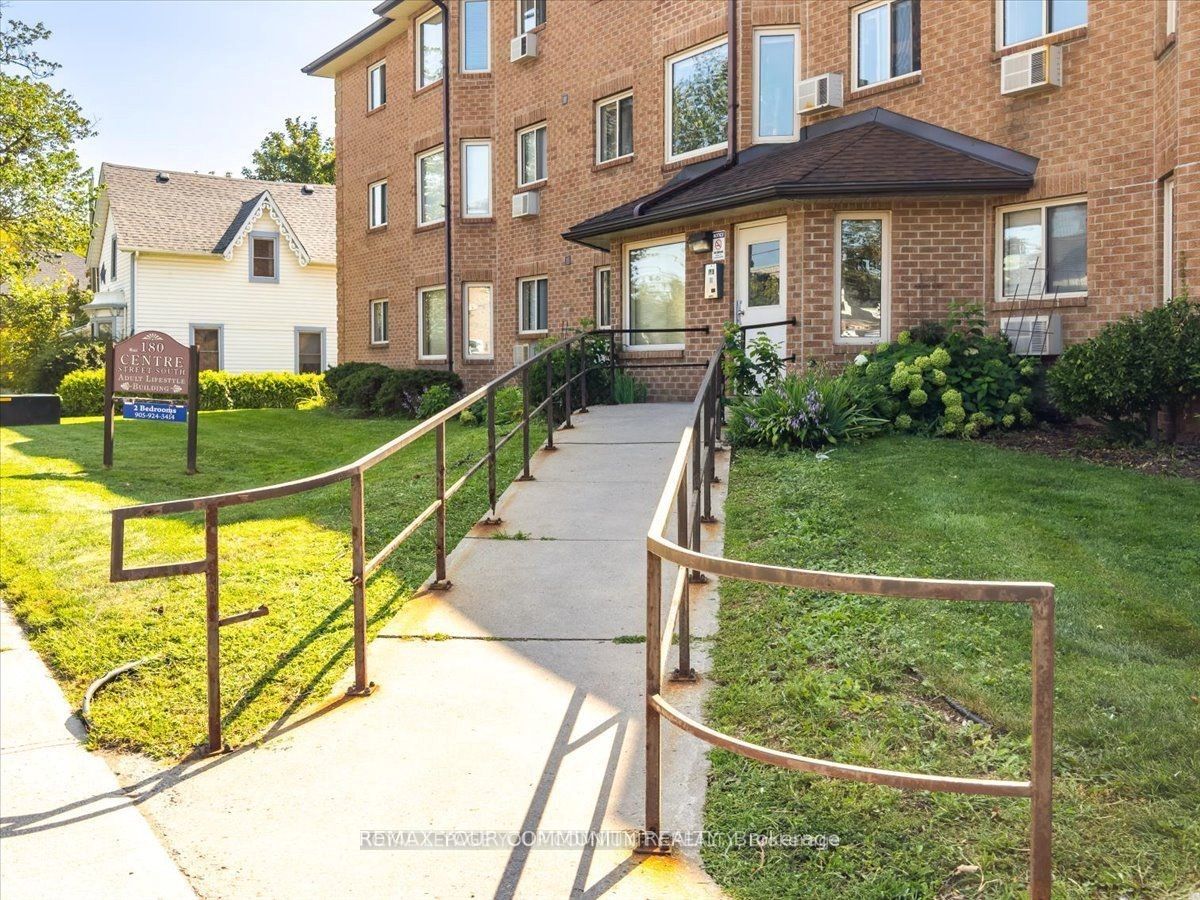 1-180 Centre Street, Oshawa, ON, L1H 4A6