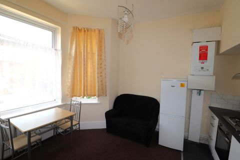 Mansfield Road, Ilford IG1