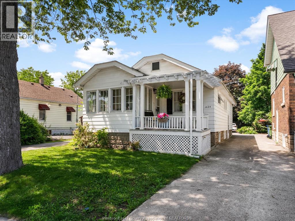 1025 Campbell Avenue, Windsor, ON, N9B2J4