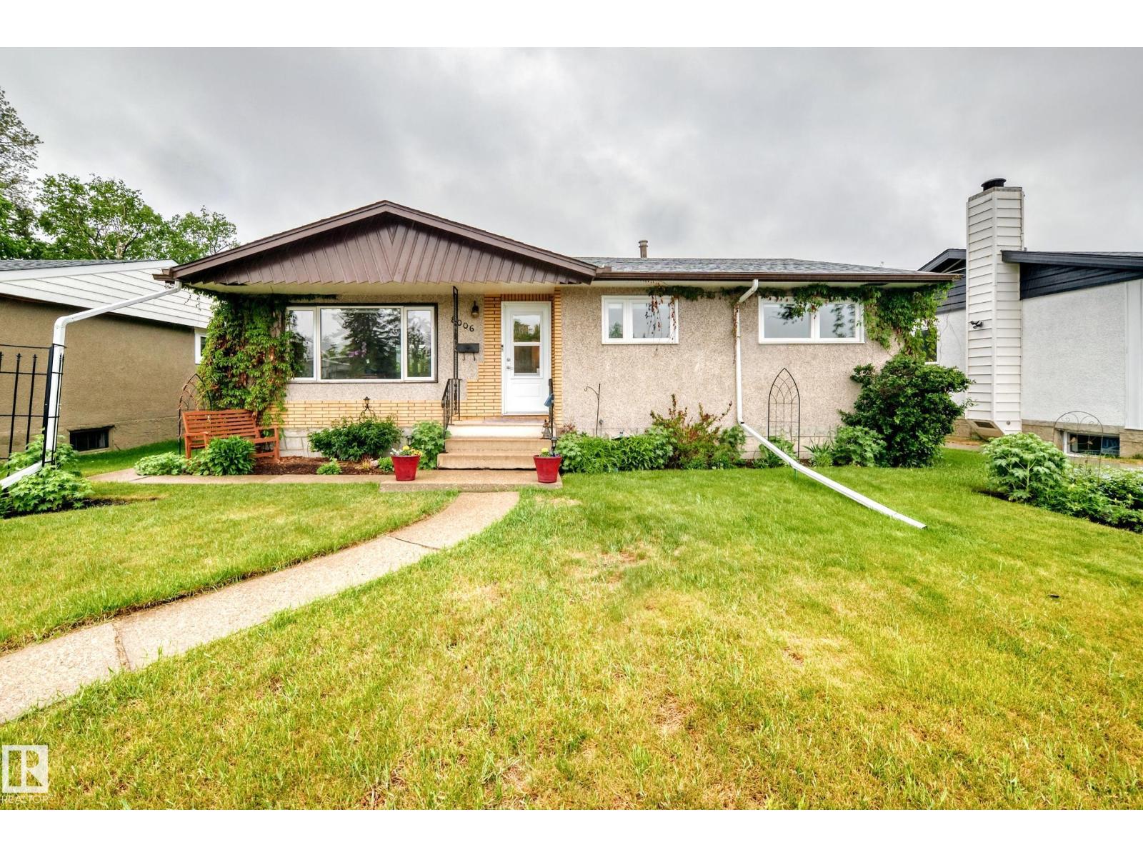 8006 159 Street NW, Edmonton, AB, T5R2E3