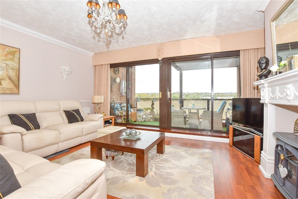 Additional image 3 of 1 bed flat for saleEsplanade, Esplanade, Rochester, Kent ME1