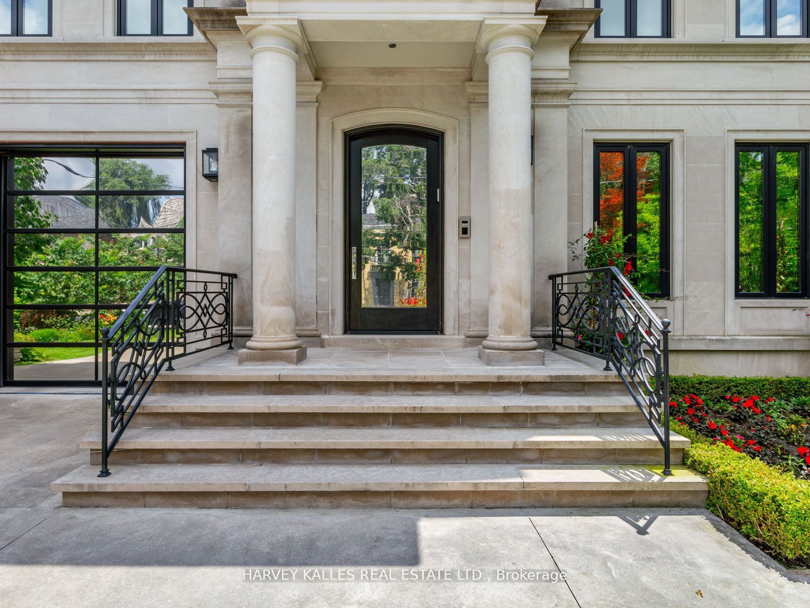 327 Cortleigh Boulevard, Toronto, ON, M5N 1B2 photo 4