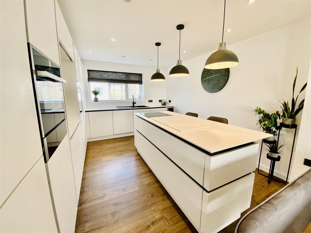 Additional image 24 of 5 bed town house for saleVictoria Parade, Pwllheli LL53