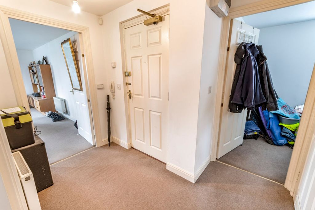 2 bed flat for saleWaterfields, Retford DN22 photo 5