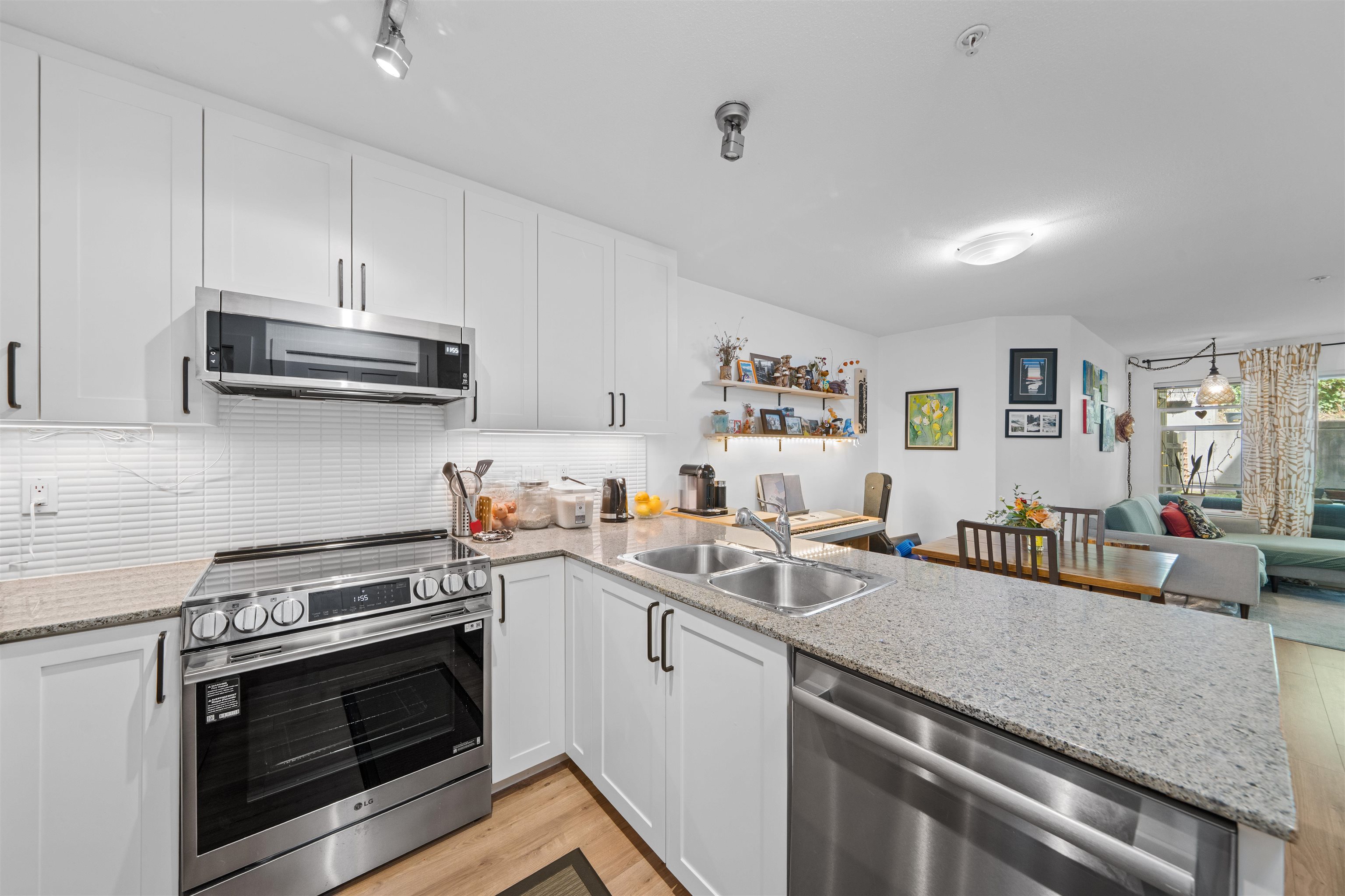 203-4833 Brentwood Drive, Burnaby, BC, V5C 0C3