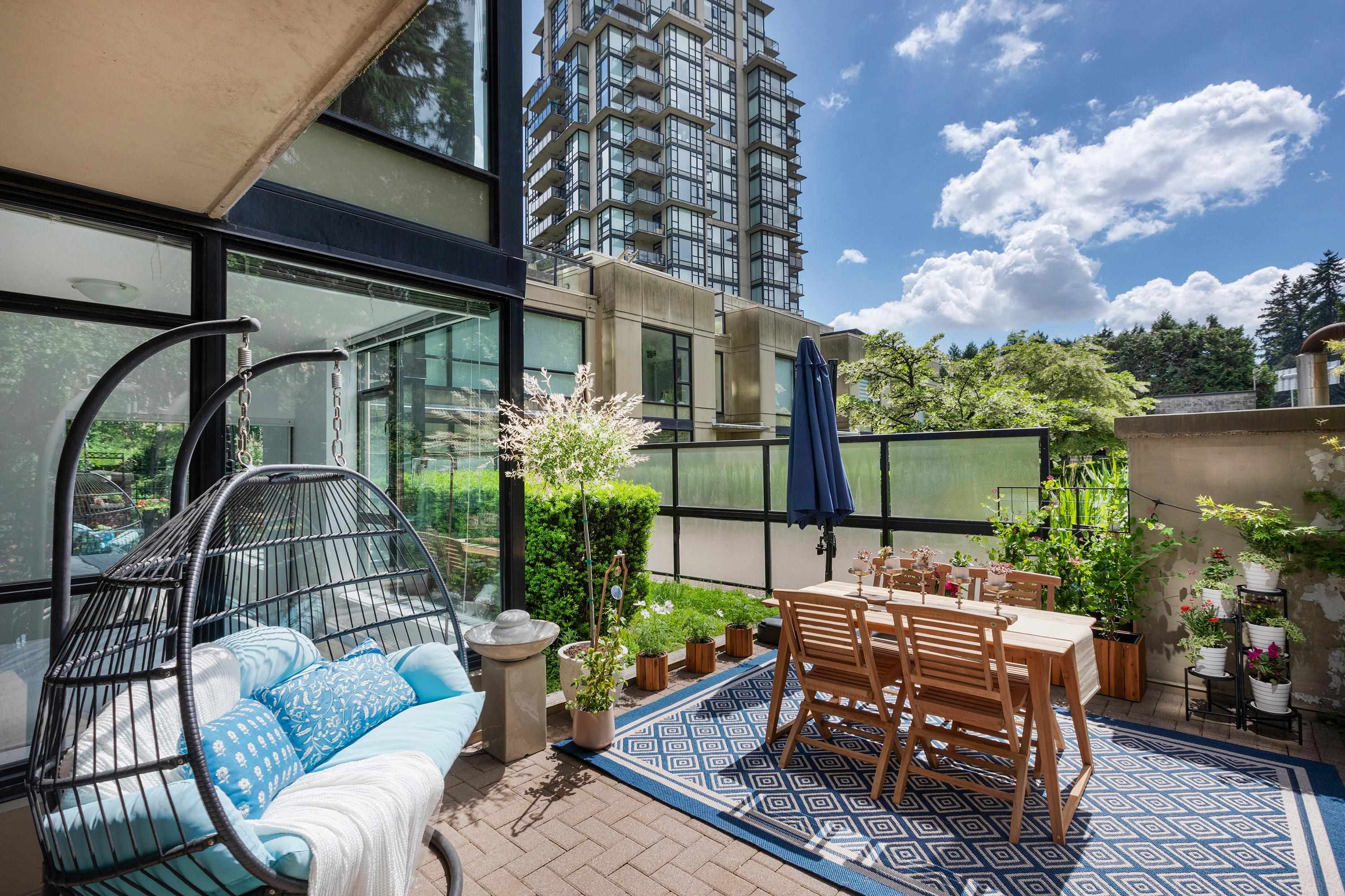 201-15 Royal Avenue E, New Westminster, BC, V3L 0A9