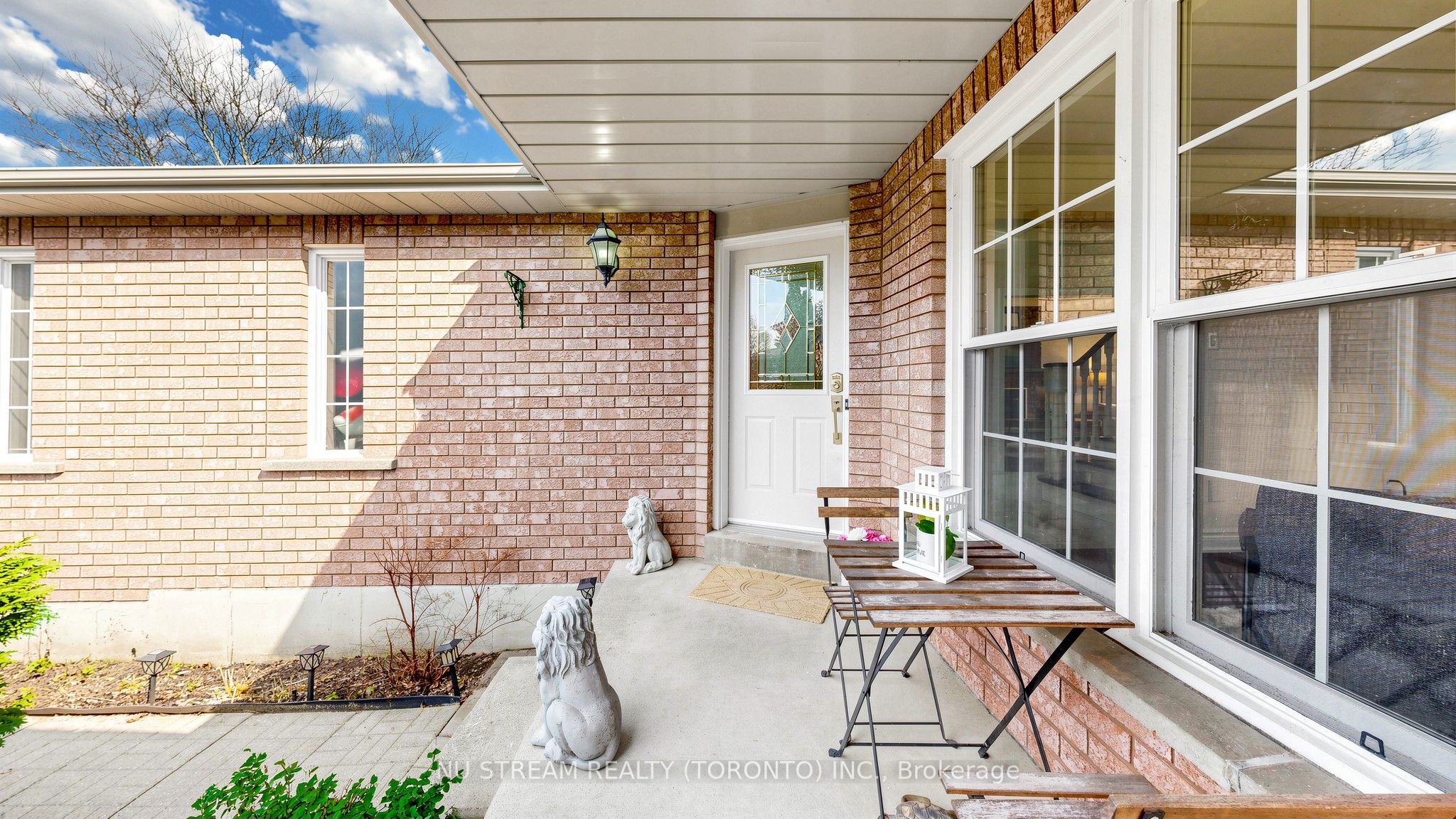 Additional image 2 of 528 Veale Place, Newmarket, ON, L3Y 8H9