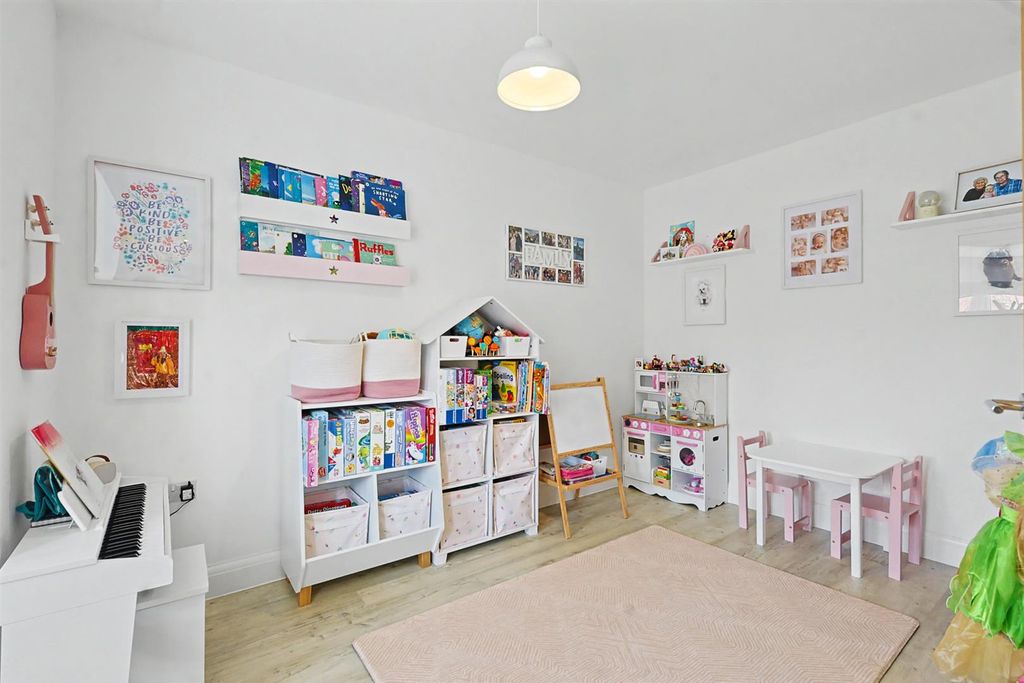 Additional image 12 of 5 bed detached house for saleElizabeth Gardens, Rochford SS4