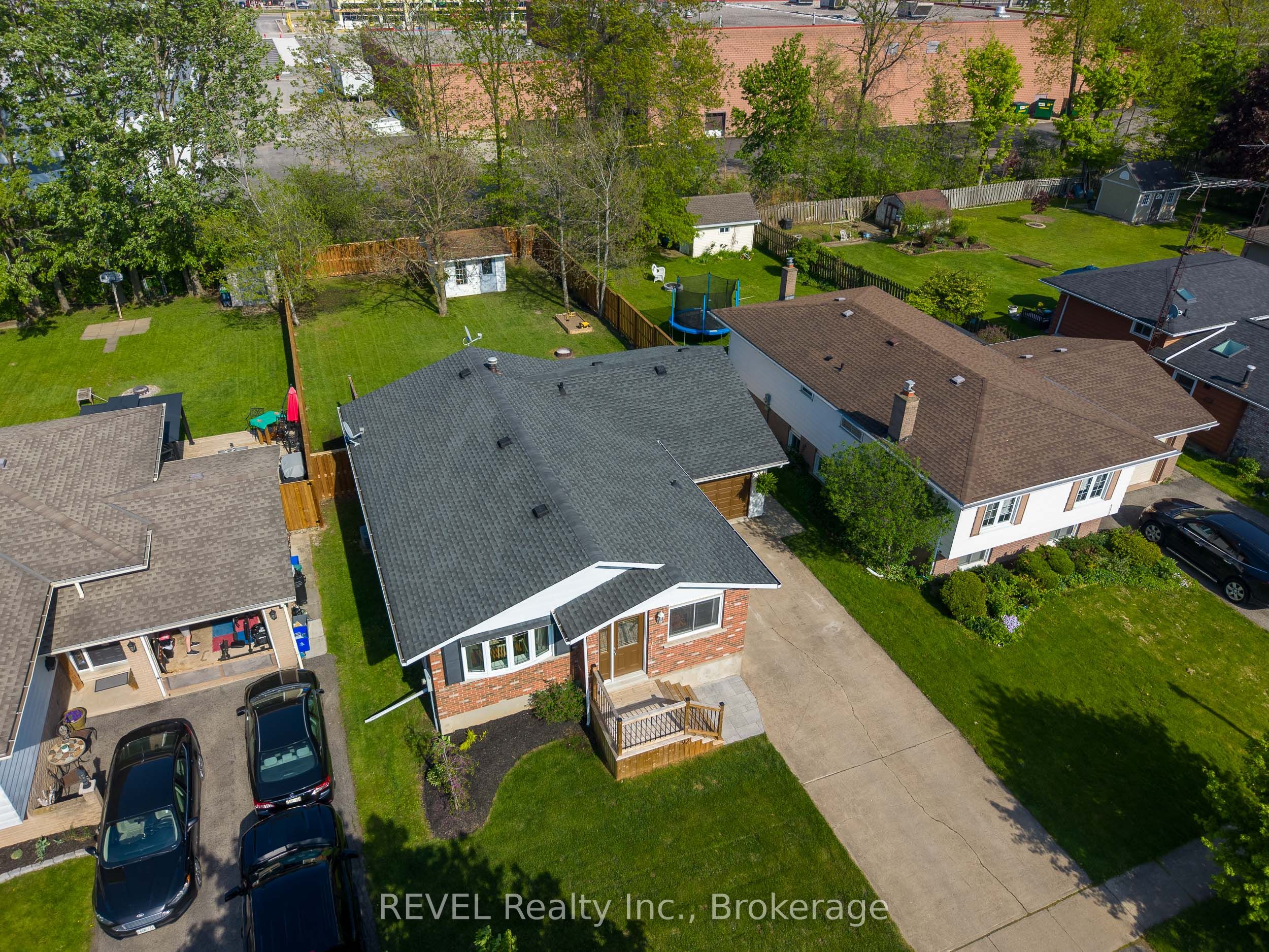 92 Royal Oak Drive, Welland, ON, L3C 5V9 photo 3