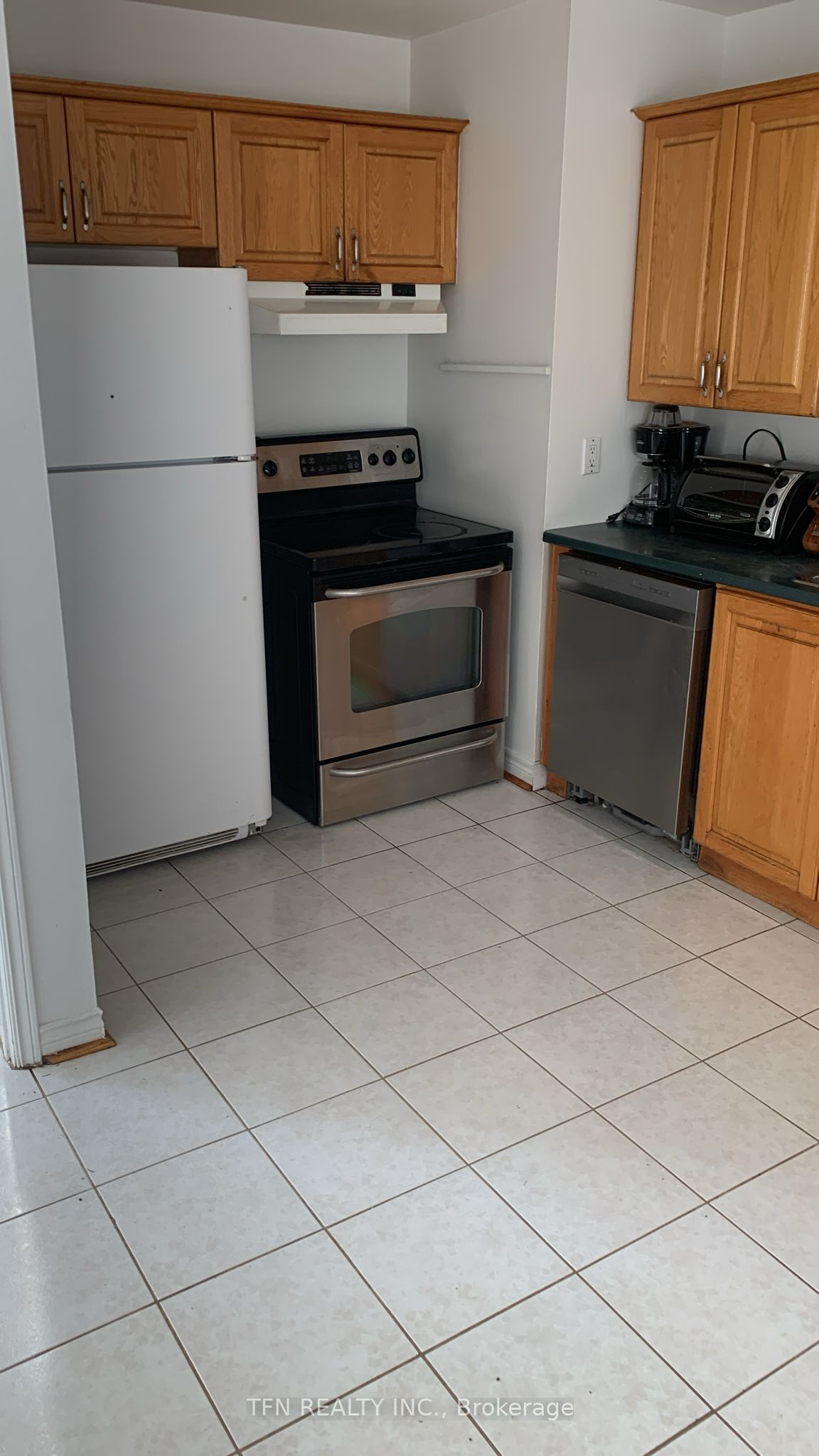 Upper-26 Jones Court, Aurora, ON, L4G 2B8
