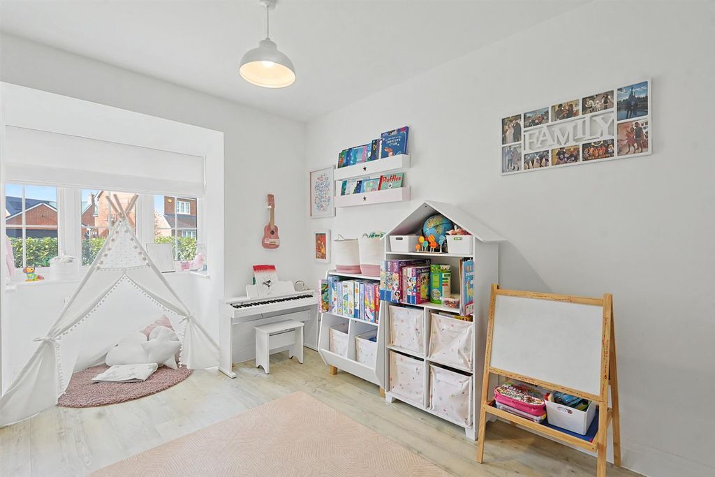 Additional image 13 of 5 bed detached house for saleElizabeth Gardens, Rochford SS4
