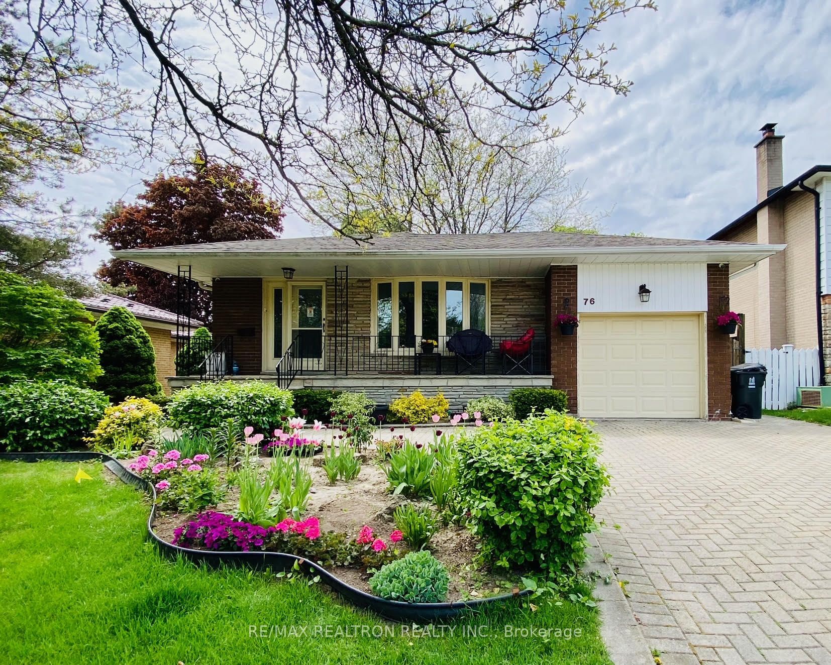 Lower-76 Clansman Boulevard, Toronto, ON, M2H 1X8