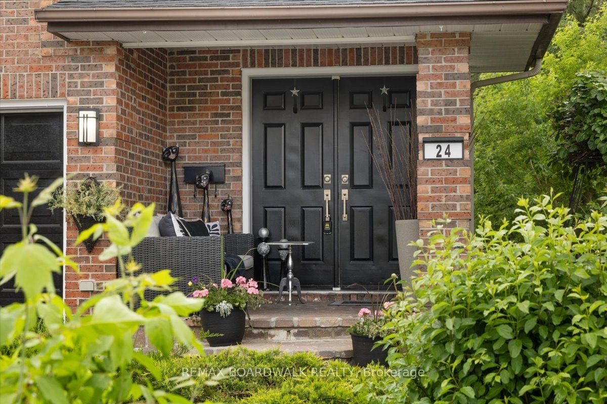Additional image 2 of 24 Hackett Street, Ottawa, ON, K1V 0P7