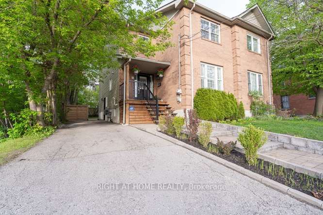 17 Machell Avenue N, Aurora, ON, L4G 2R6