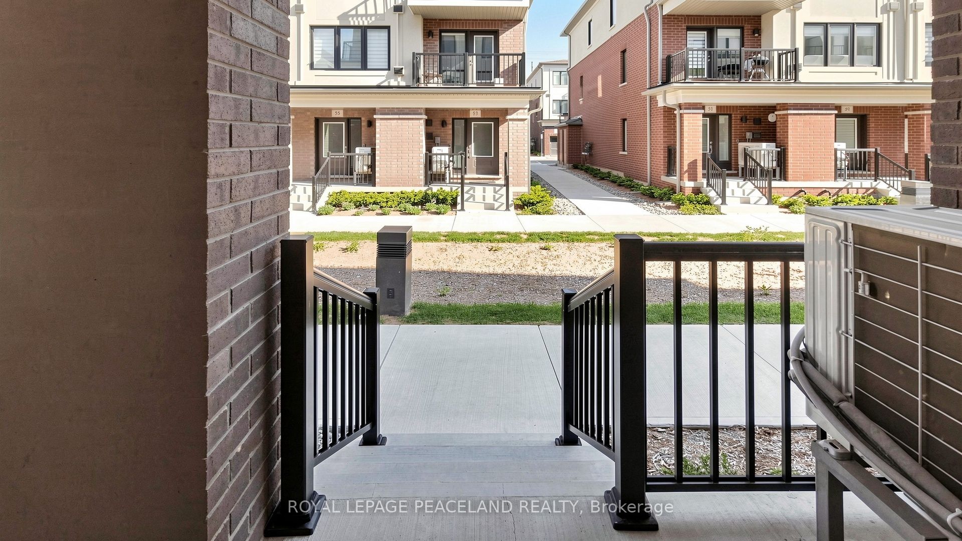 206 Matawin Lane, Richmond Hill, ON, L4B 0H7 photo 3