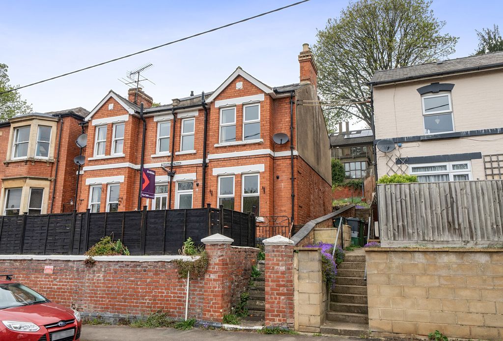 3 bed semi-detached house for saleSlad Road, Stroud, Gloucestershire GL5