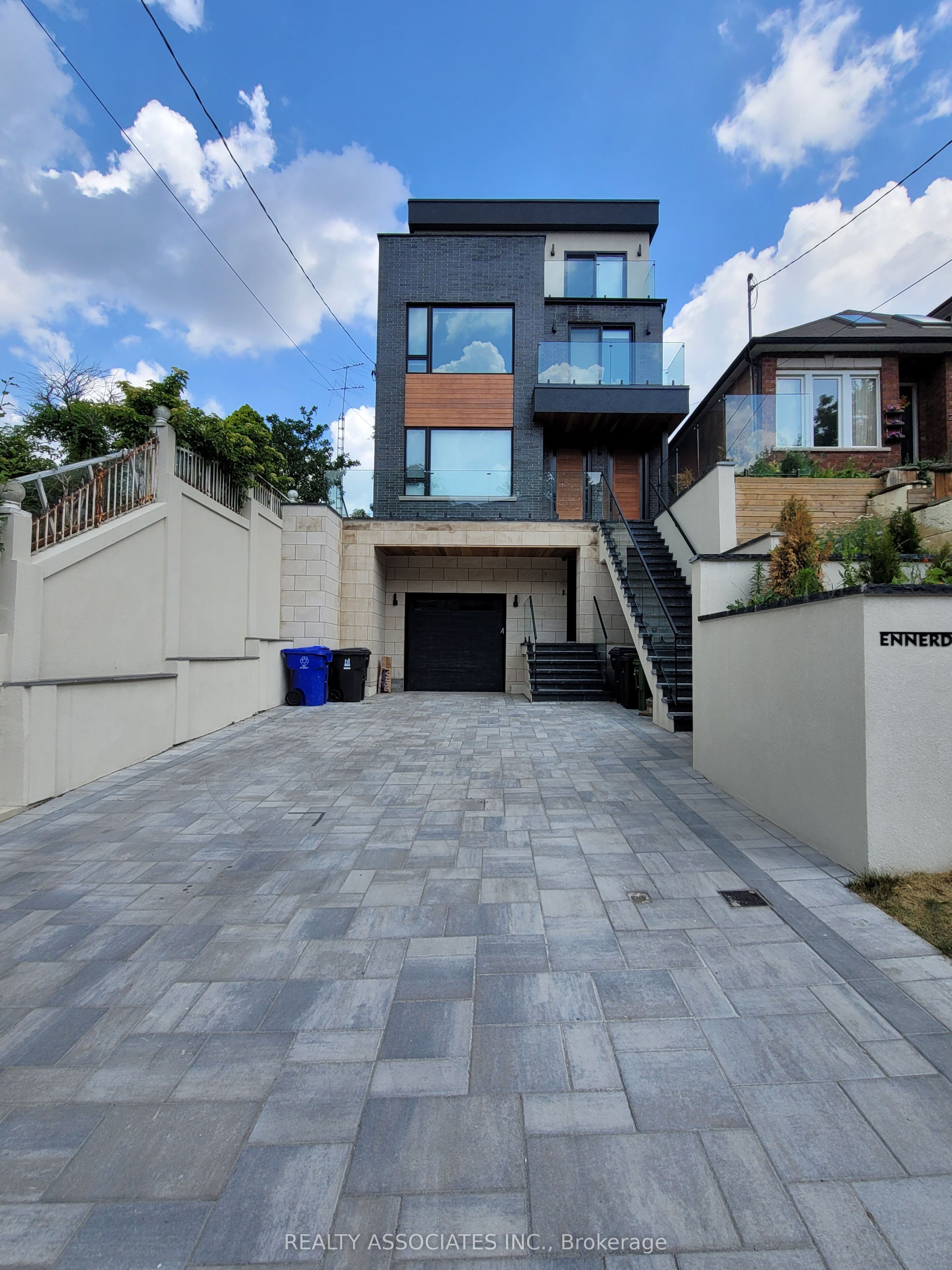 Unit 1A-31 Ennerdale Road, Toronto, ON, M6E 4C2