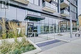302-7 Smith Crescent, Toronto, ON, M8Z 0G3 photo 2