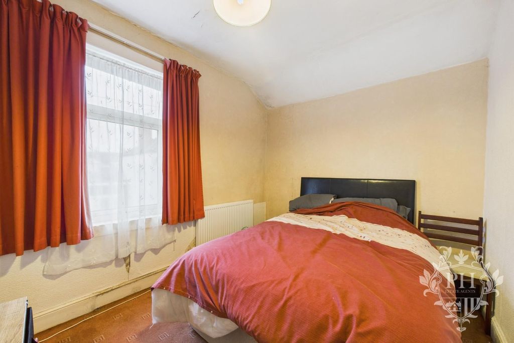 Additional image 7 of 4 bed terraced house for saleCoatham Road, Redcar TS10
