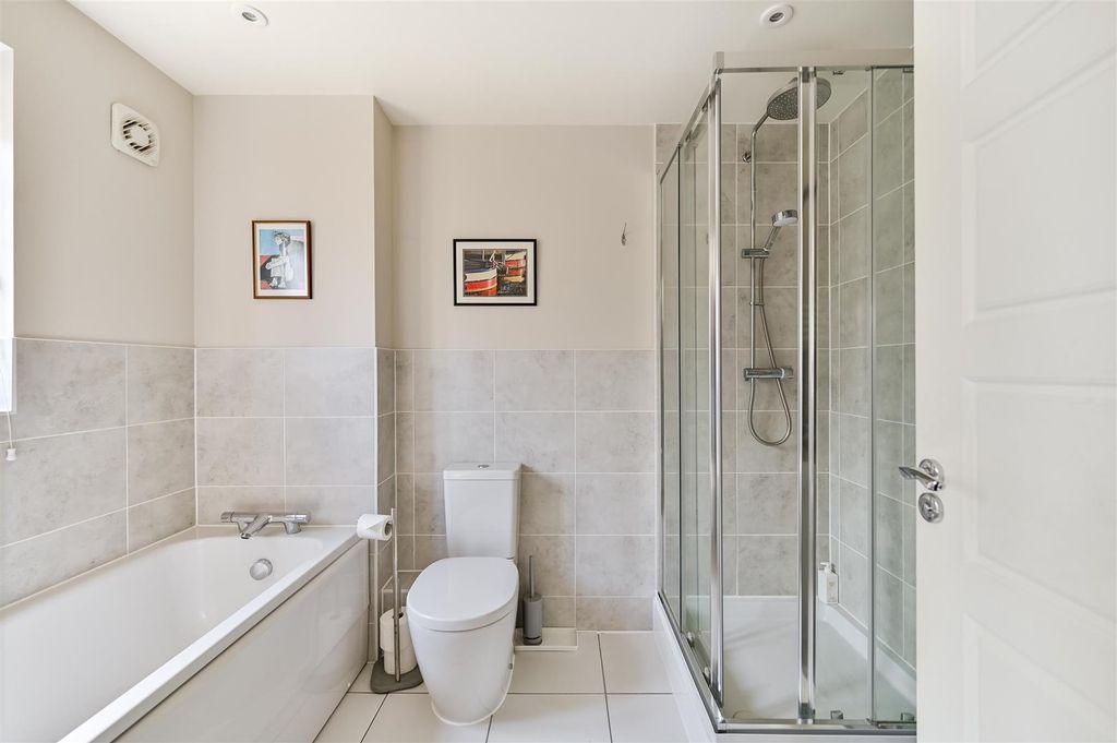 Additional image 12 of 5 bed detached house for saleWellswood Gardens, Reading RG1