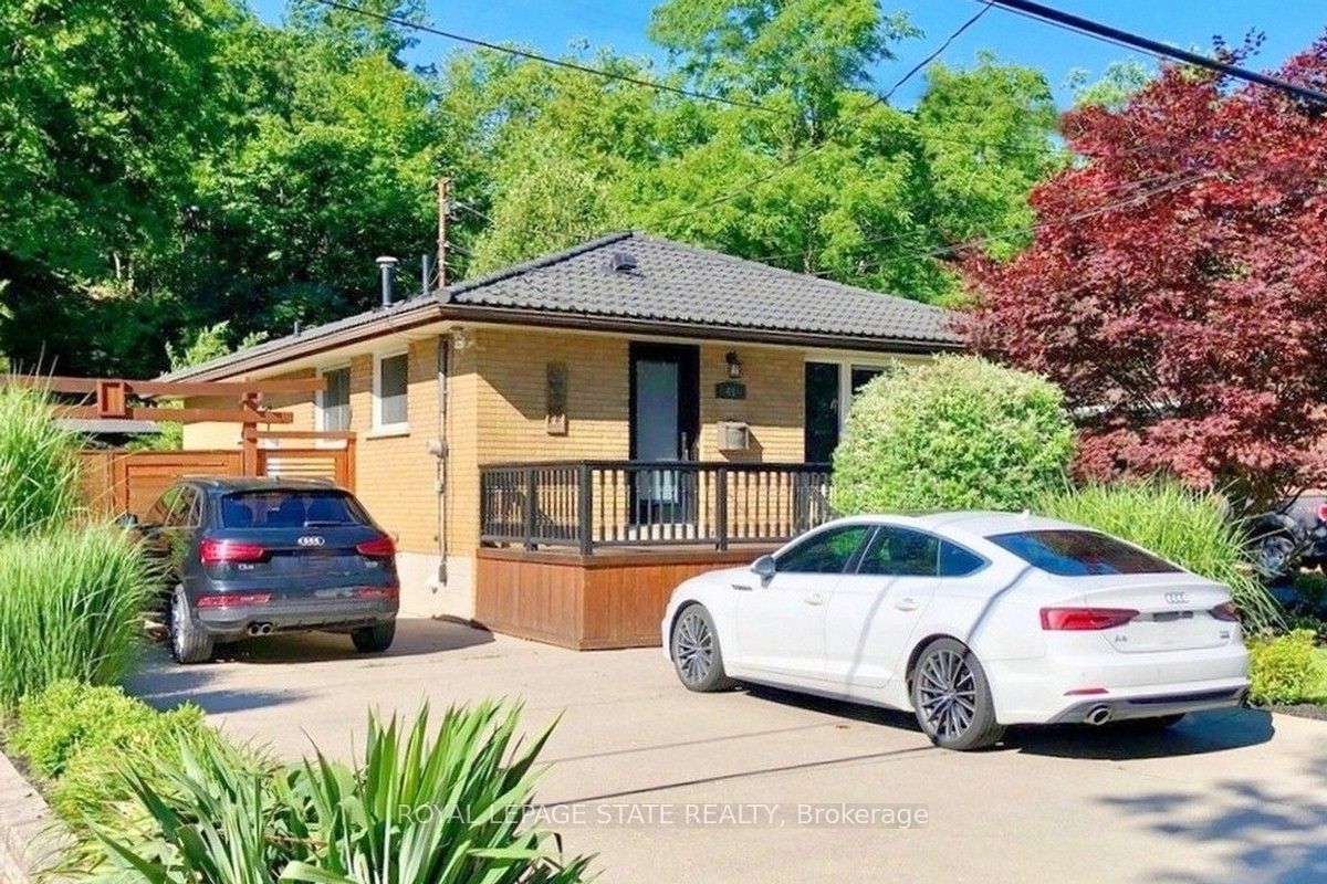 41 Ann Street, Hamilton, ON, L9H 2N4