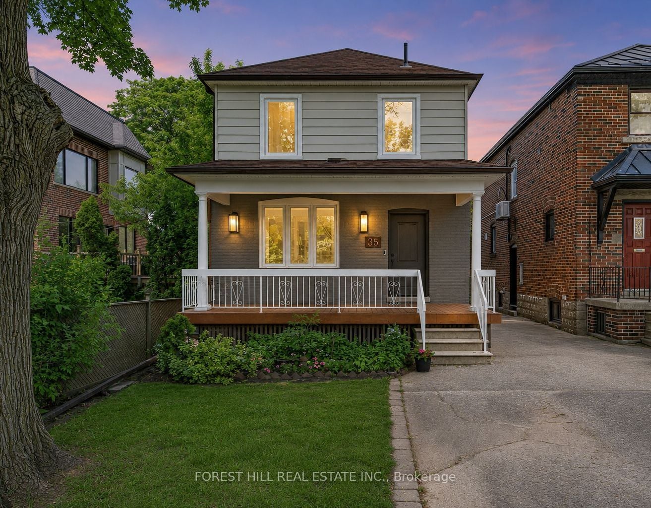 35 Park Hill Road, Toronto, ON, M6C 3M8