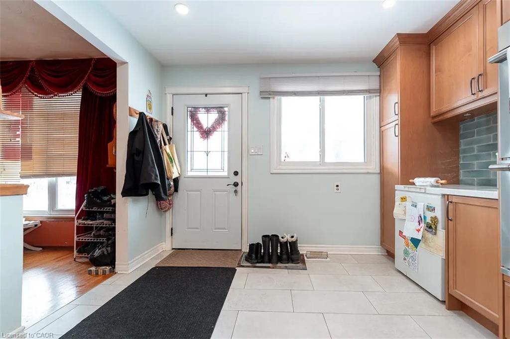 37 Kinrade Avenue E, Hamilton, ON, L8L 6L6 photo 2