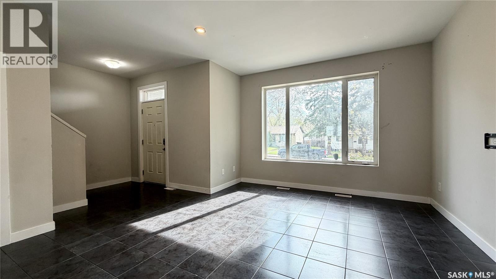 Additional image 3 of 419 S Avenue S, Saskatoon, SK, S7M3A3