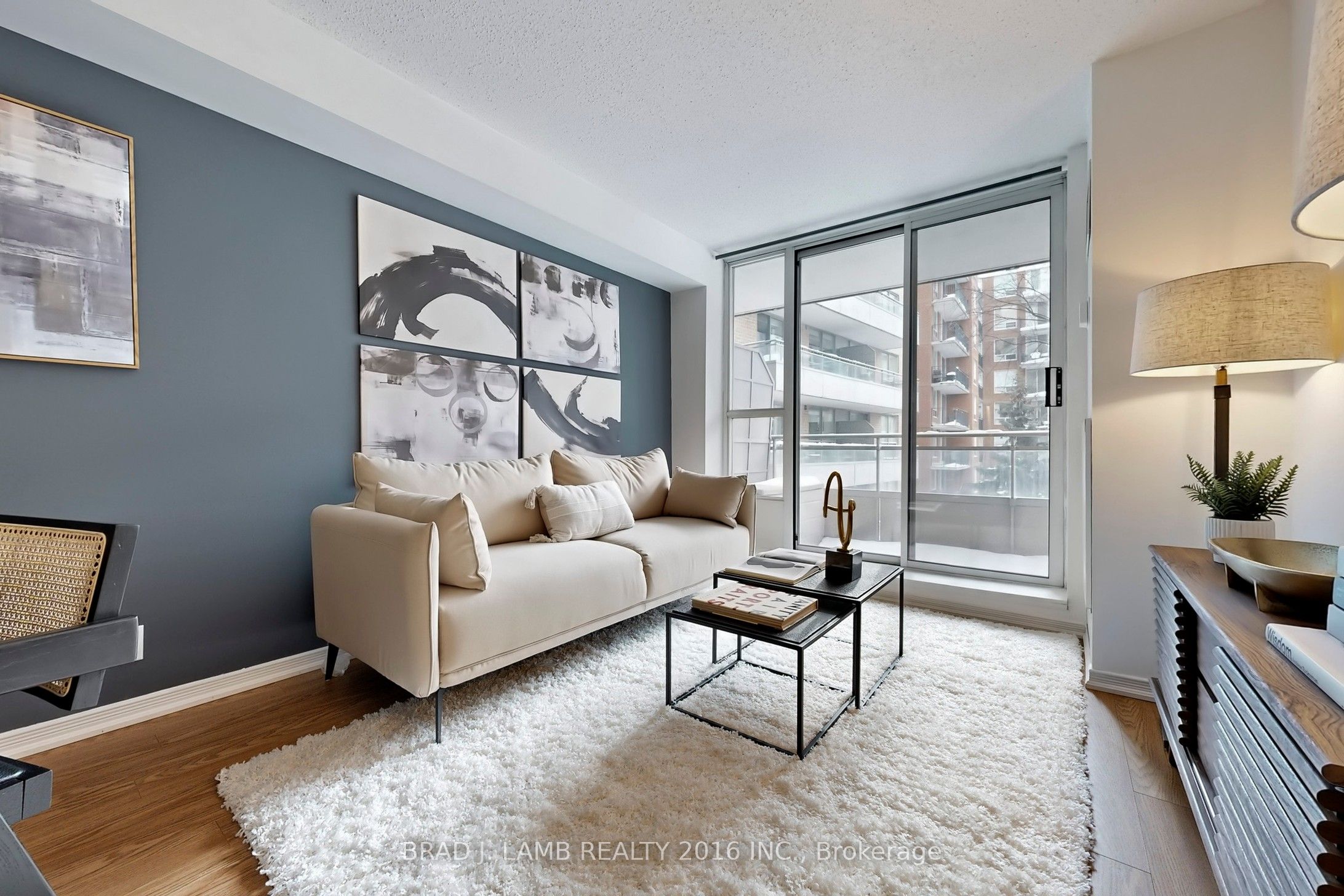 Additional image 2 of 302-245 Davisville Avenue, Toronto, ON, M4S 3H4