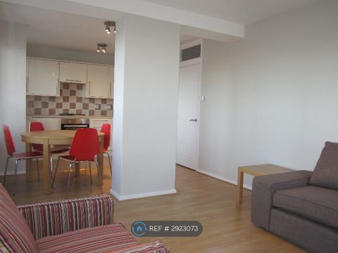 Columbia Point, London SE16
