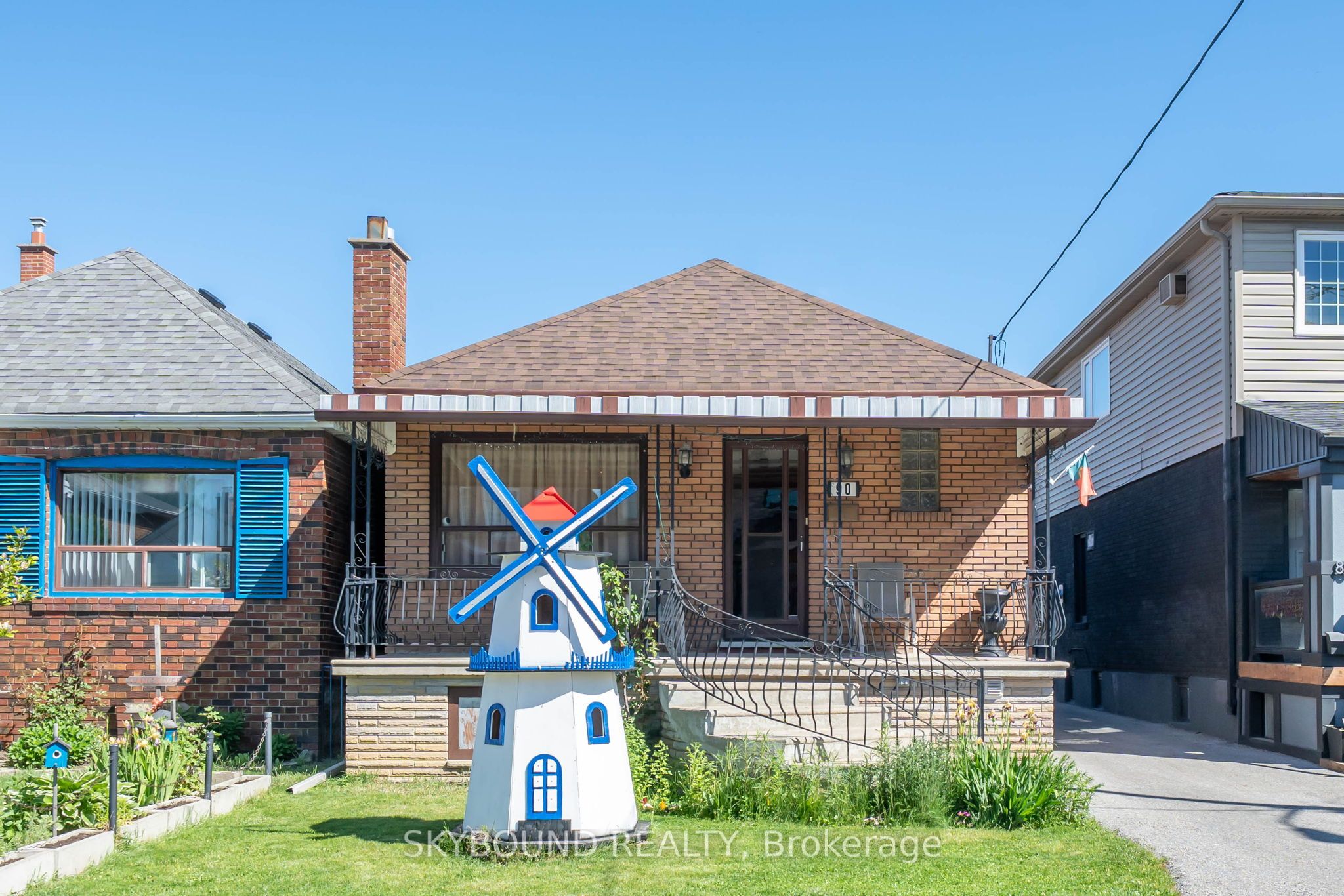 90 Ypres Road, Toronto, ON, M6M 1P3