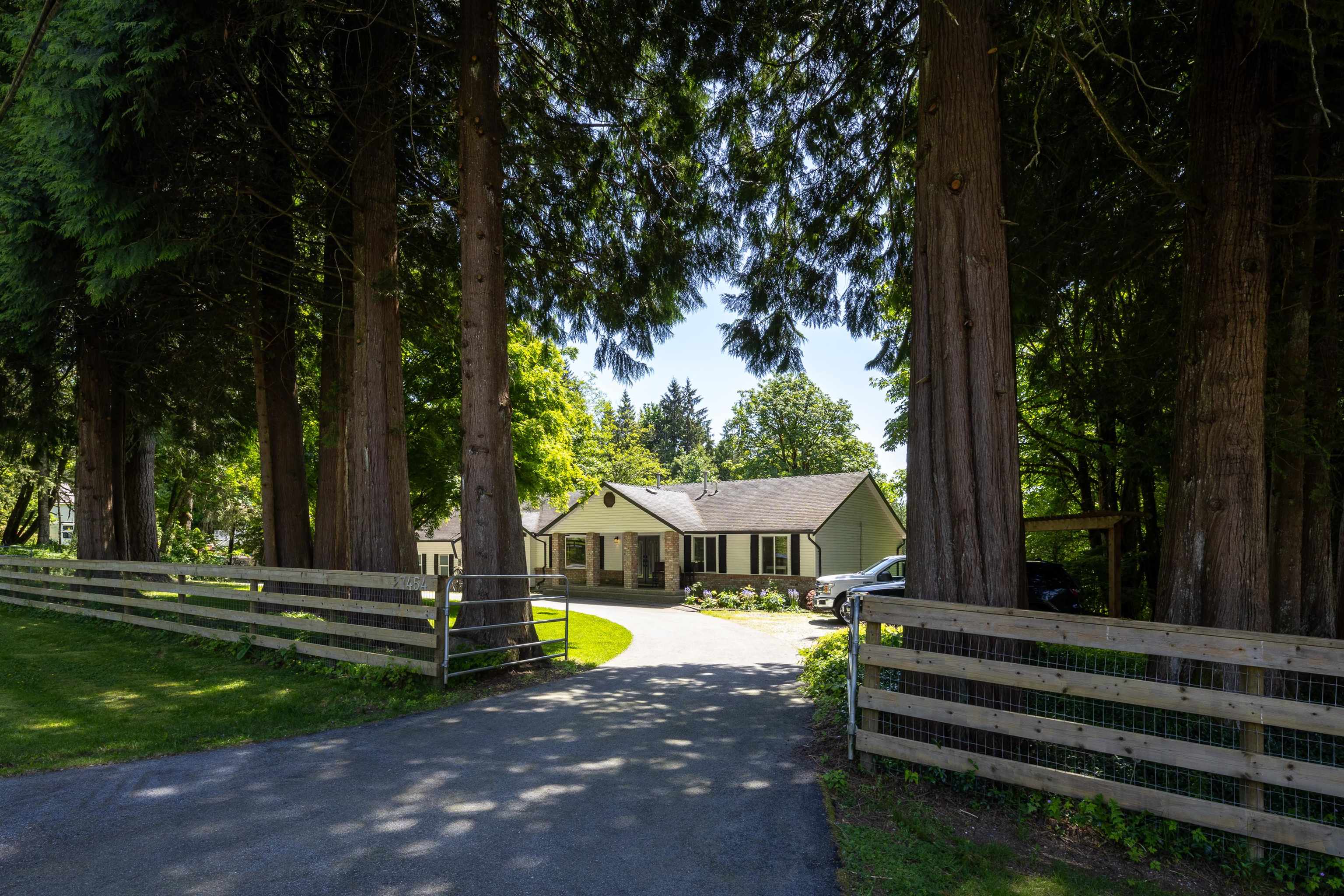 27454 110 Avenue, Maple Ridge, BC, V2W 1P5