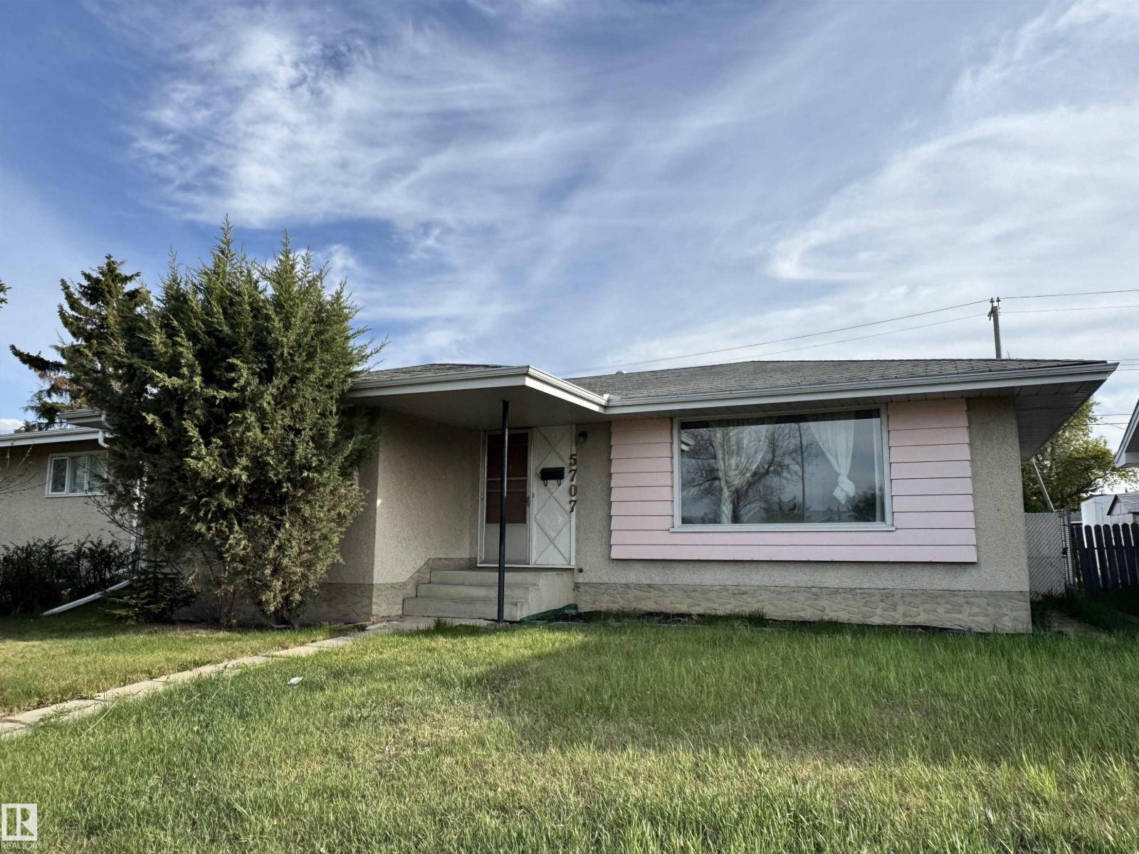 5707 90 Avenue NW, Edmonton, AB, T6B0P1