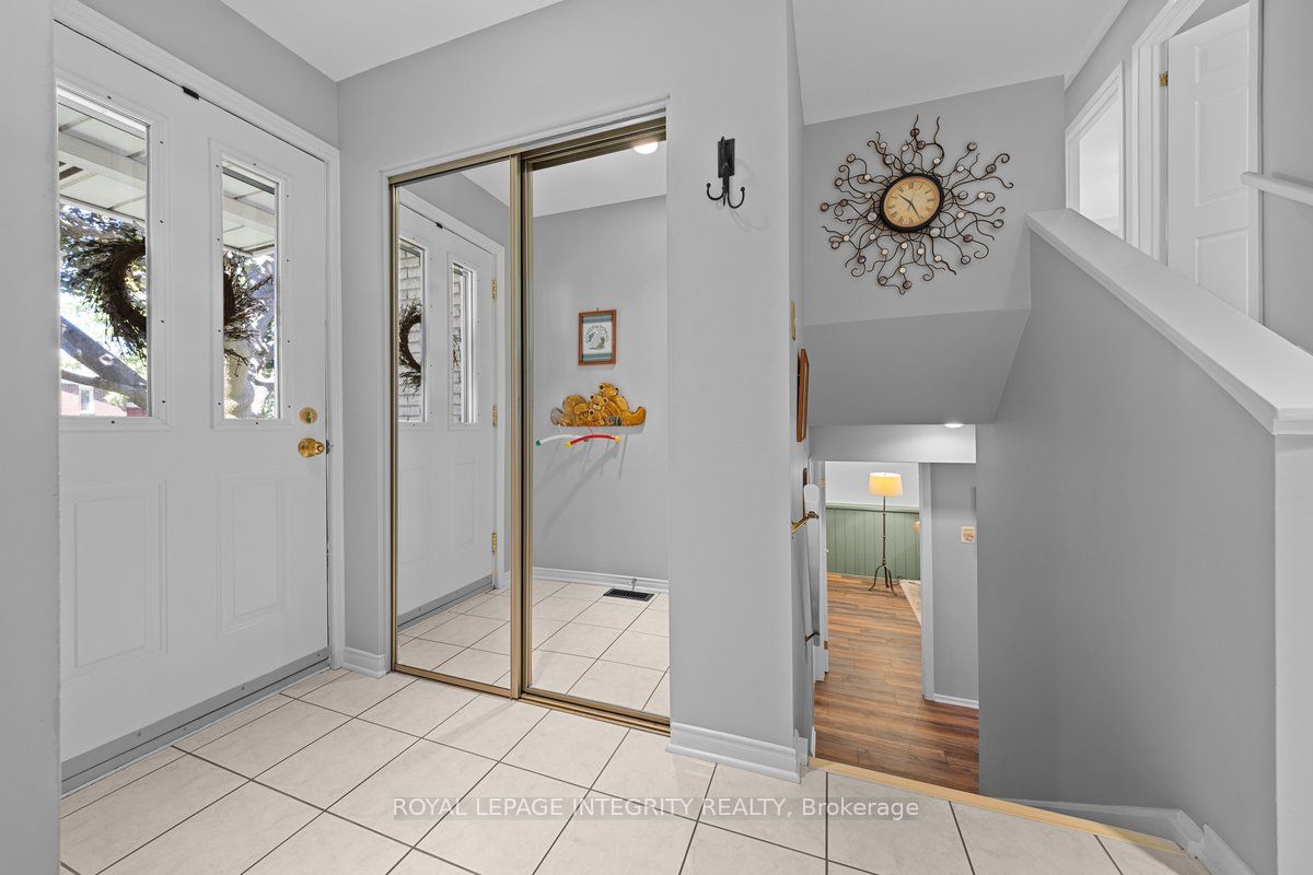 30 Biscayne Crescent, Ottawa, ON, K2E 6Y9 photo 3