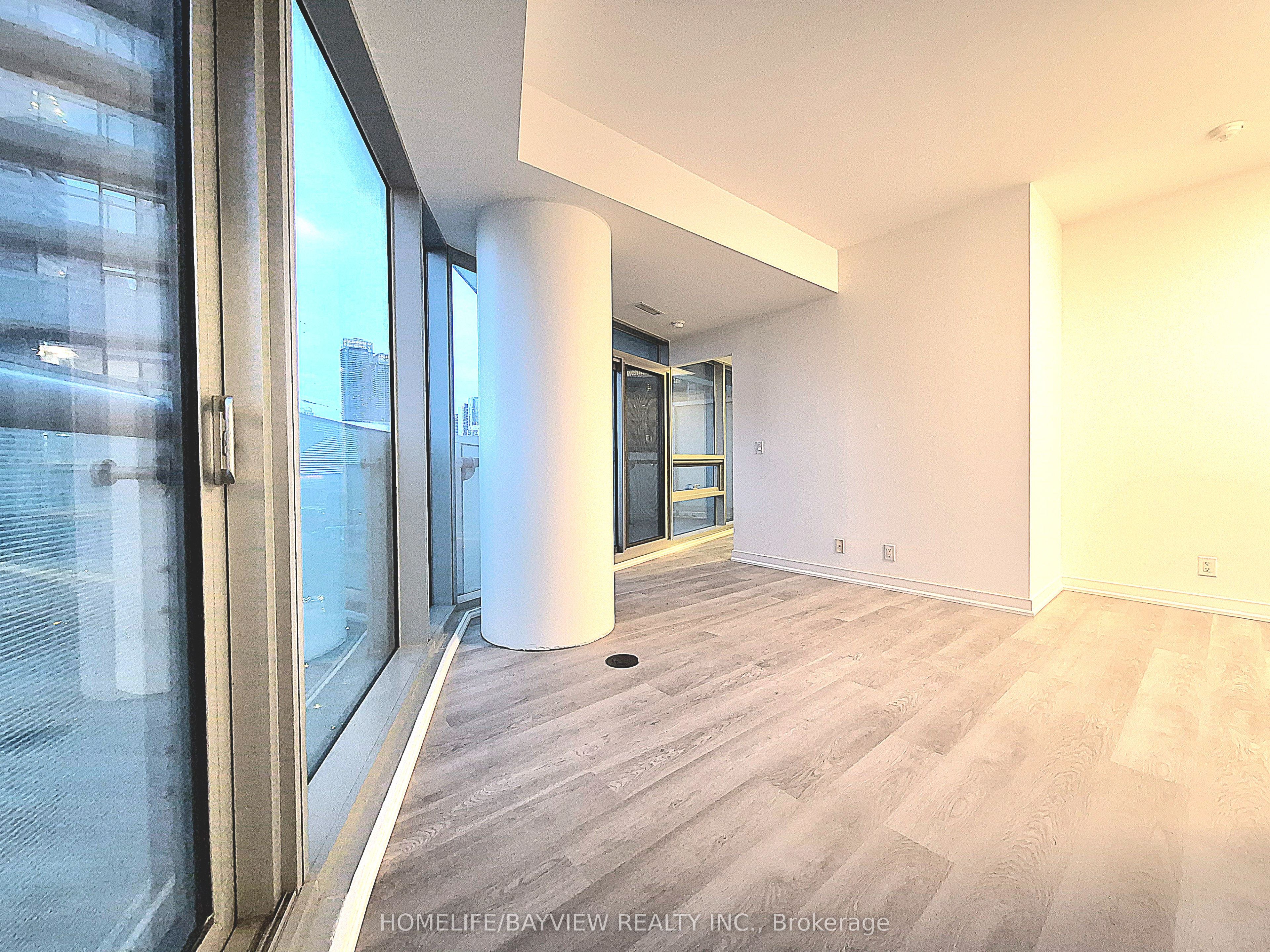 1305-14 York Street, Toronto, ON, M5J 2Z2 photo 3