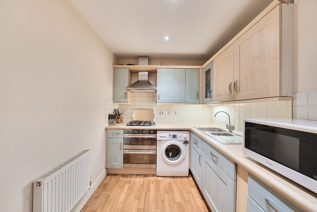 Additional image 4 of 2 bed flat for salePenn Place, Northway, Rickmansworth WD3
