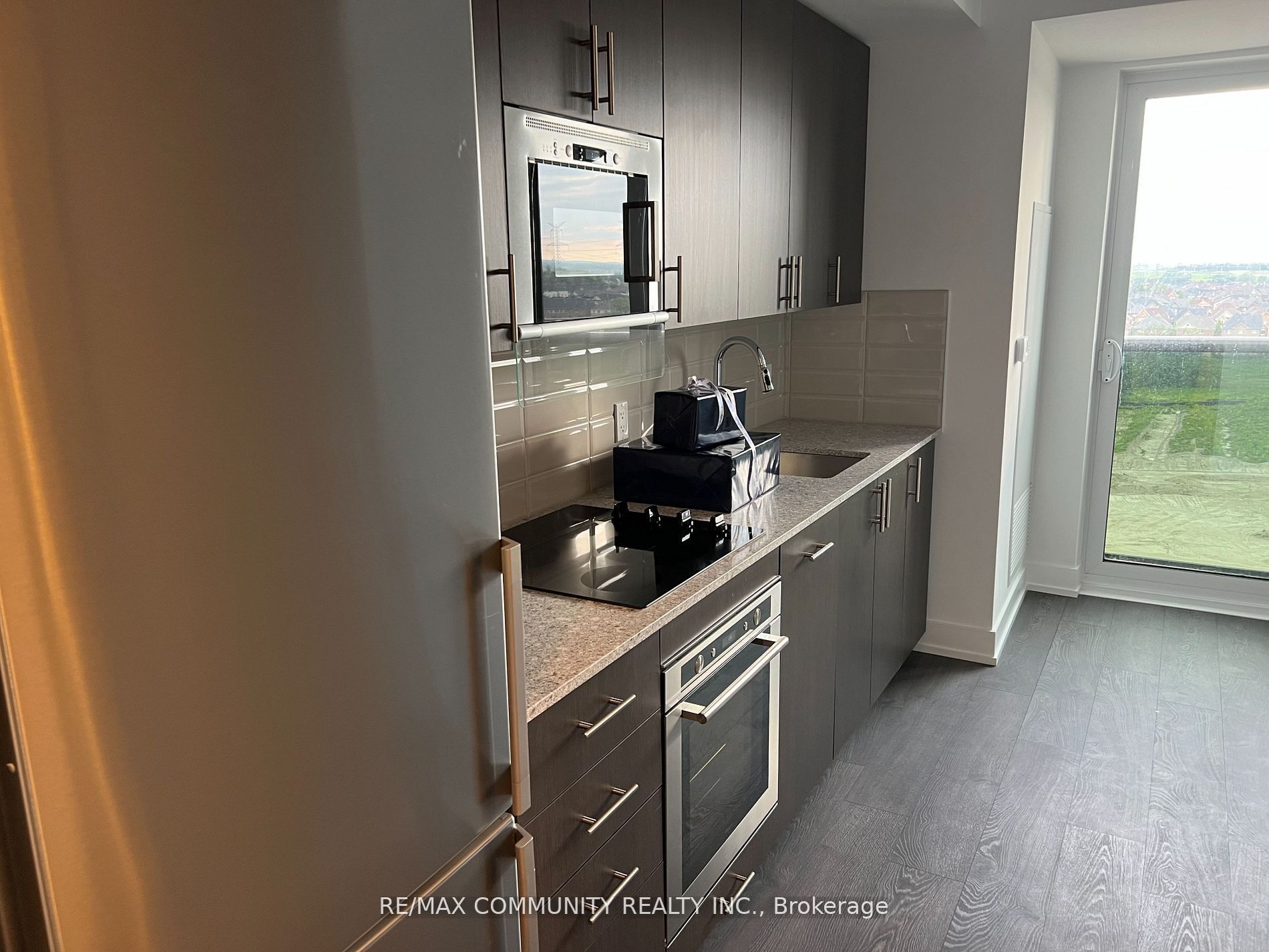 #903-2550 Simcoe Street N, Oshawa, ON, L1L 0R5 photo 4