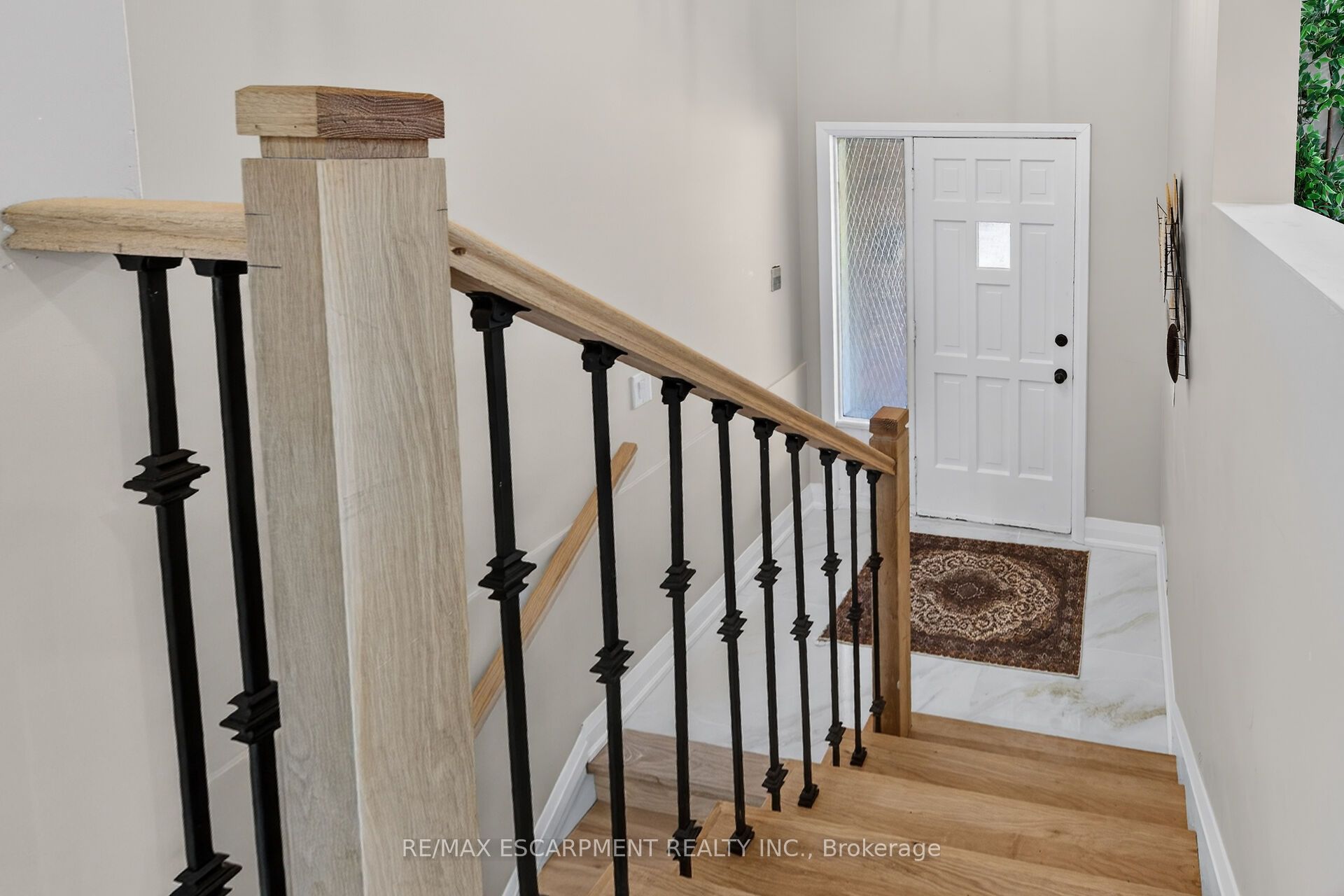 83 Riverdale Drive, Hamilton, ON, L8E 1K2 photo 4
