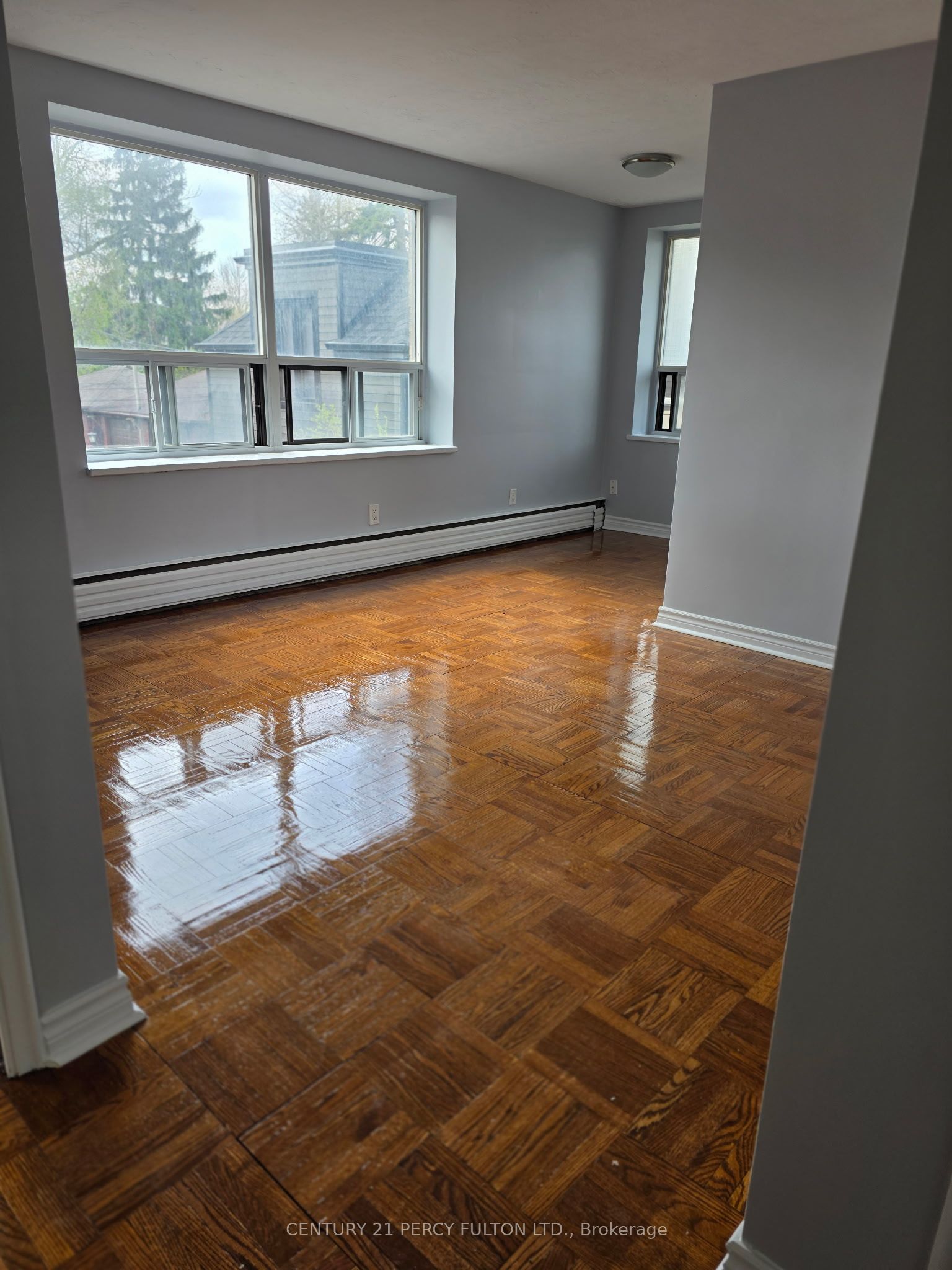 204-392 Jane Street, Toronto, ON, M6S 3Z5