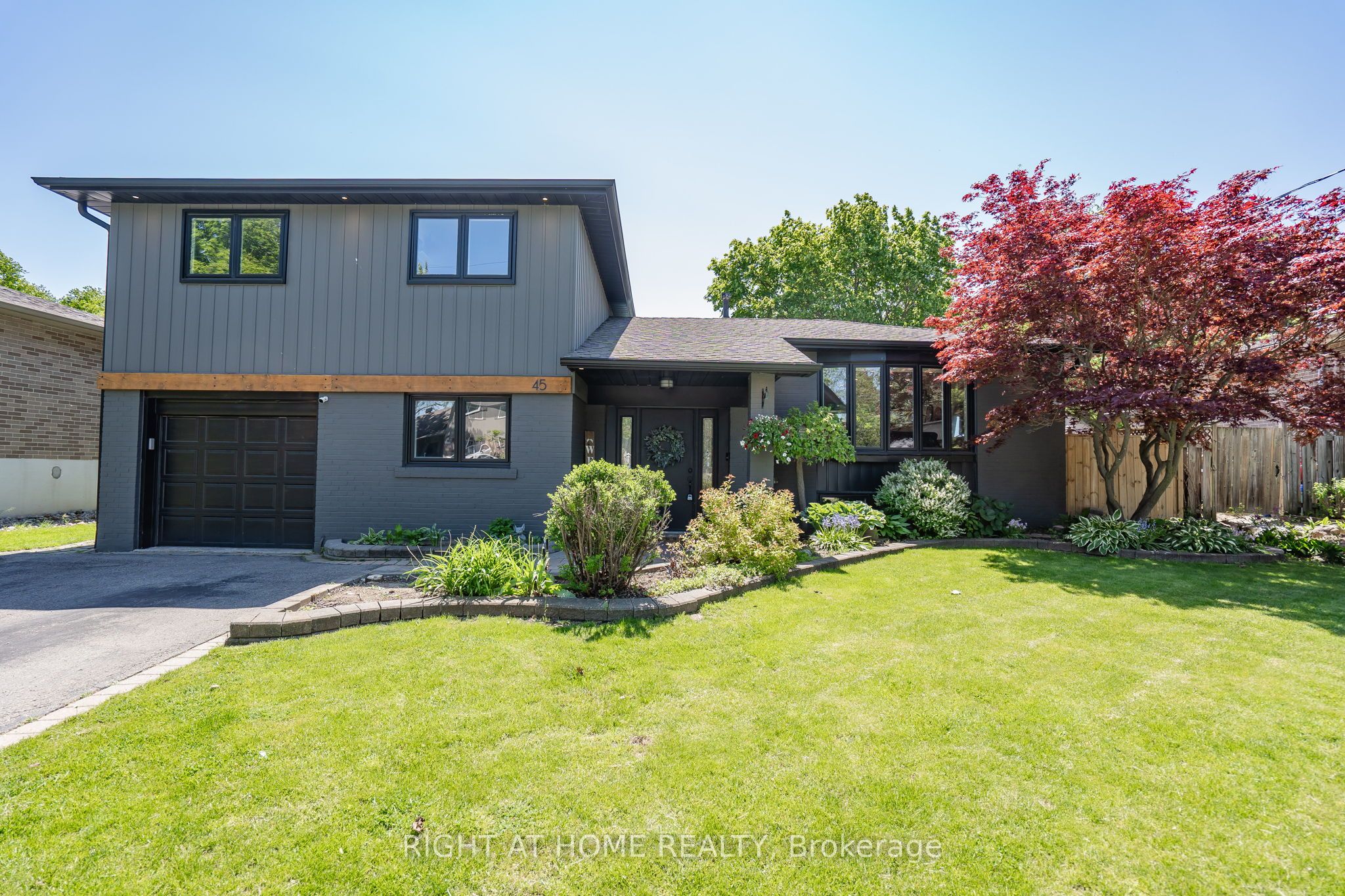 45 Irwin Crescent, Halton Hills, ON, L7G 1E7 photo 2