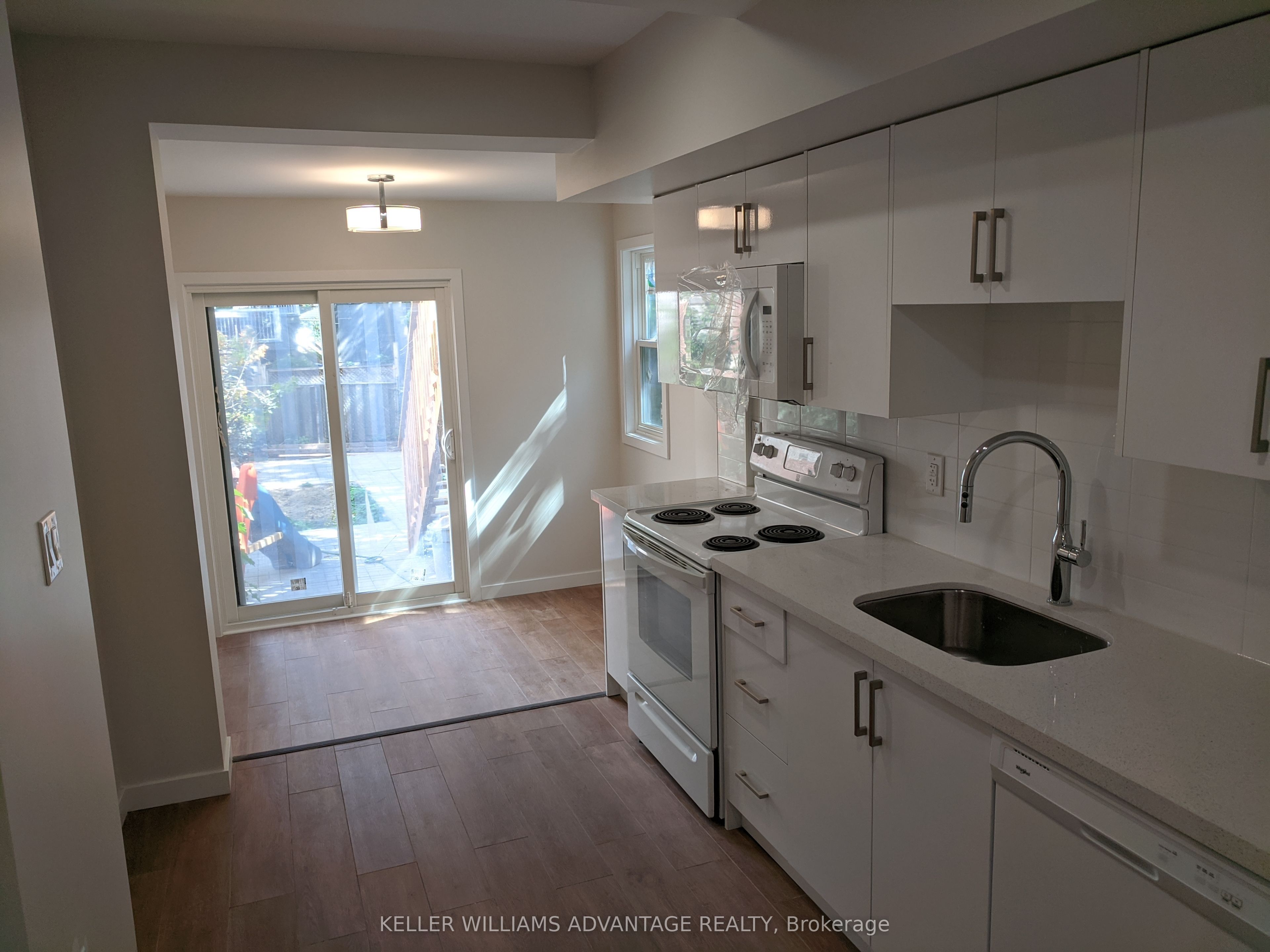 Lower-119 Coxwell Avenue, Toronto, ON, M4L 3B3