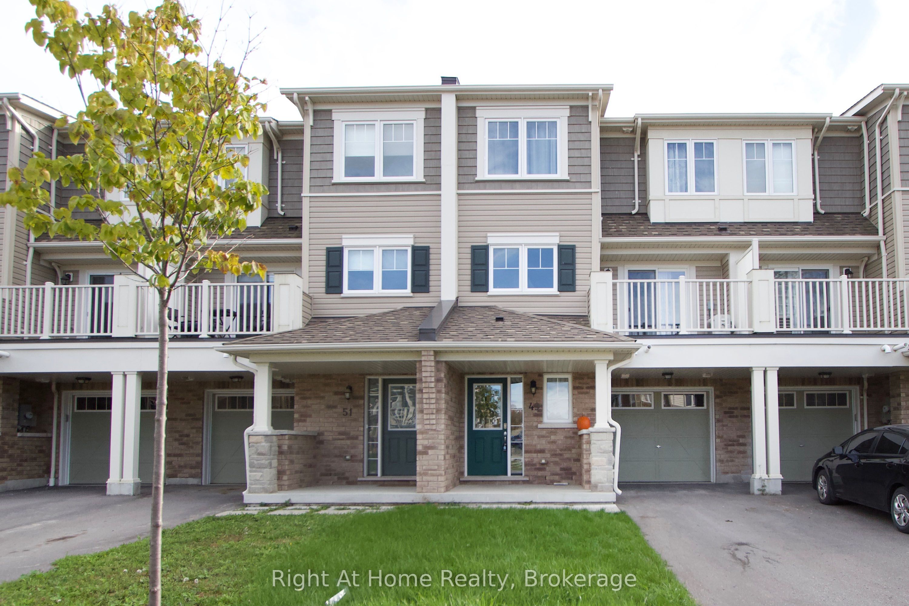 49 Far North Court, Oshawa, ON, L1L 0J5 photo 2