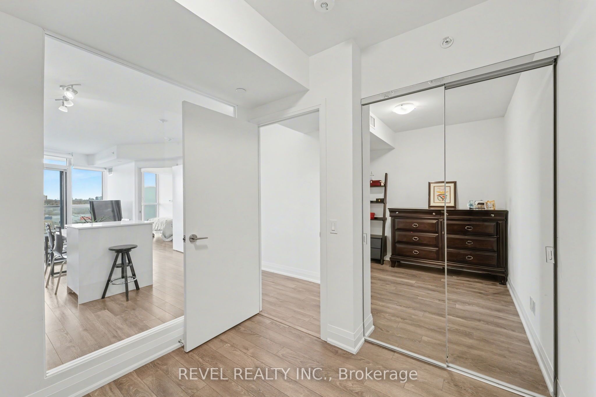 1506-1461 Lawrence Avenue W, Toronto, ON, M6L 0A6 photo 2