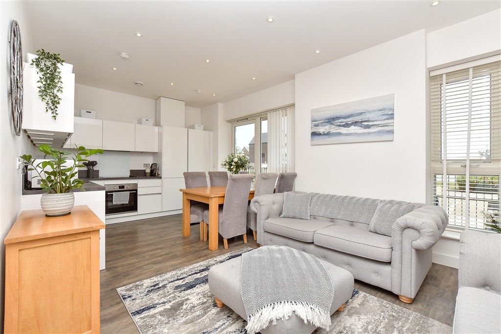2 bed flat for saleCorys Road, Rochester, Kent ME1