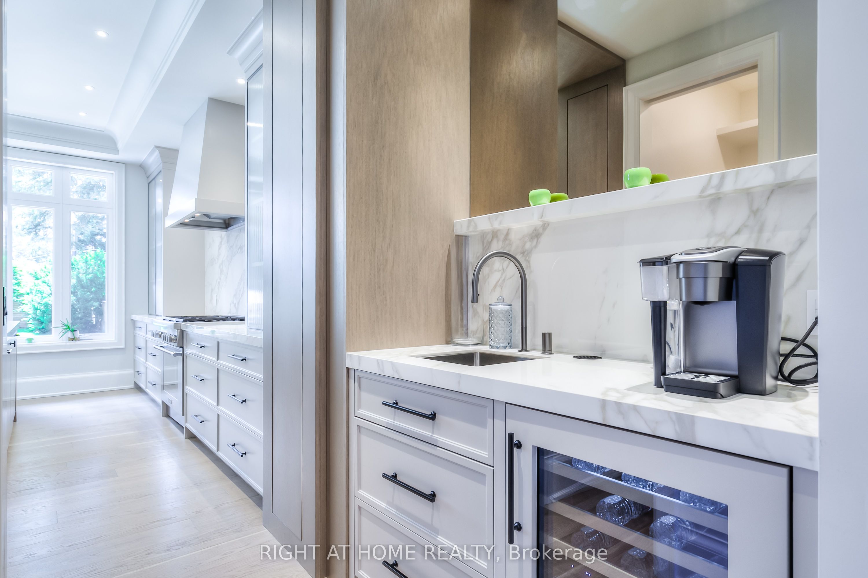 Additional image 5 of 124 Shaver Avenue N, Toronto, ON, M9B 4N8