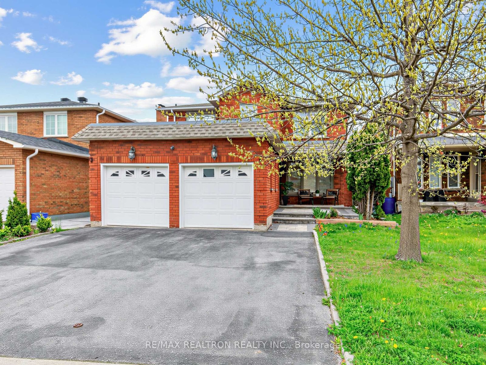 128 Embassy Drive, Vaughan, ON, L4L 4Z8 photo 2