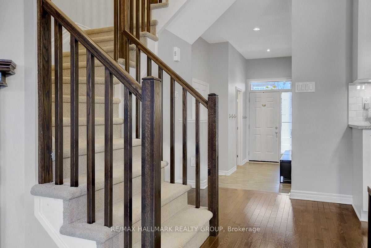 Additional image 4 of 729 Hazelnut Crescent, Ottawa, ON, K1T 0K3